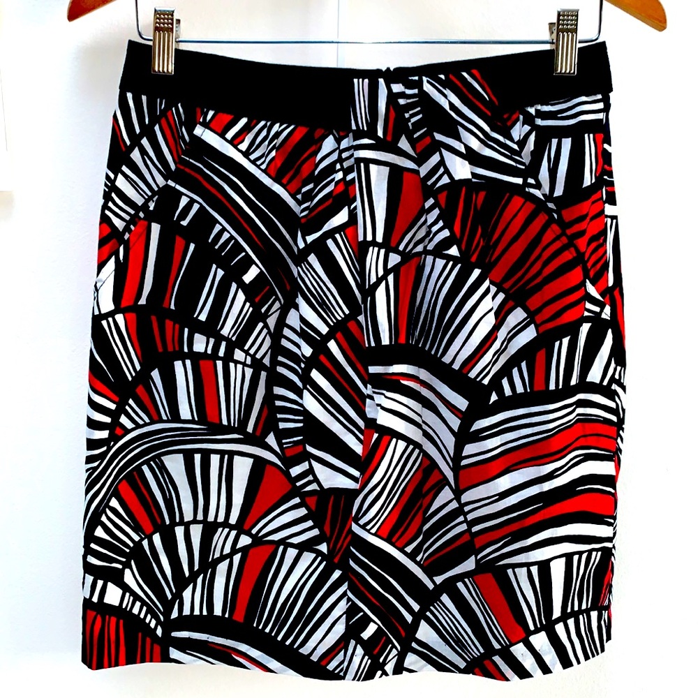 Trina Turk Skirt Red Black Abstract Print Womens Size 2